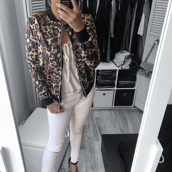 LAST 1✨Leopard Print Lightweight Bomber Jacket - Picture 2 of 8